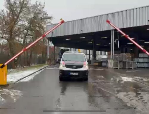 Rumatek Doppelschrankenanlage für Betriebsgelände