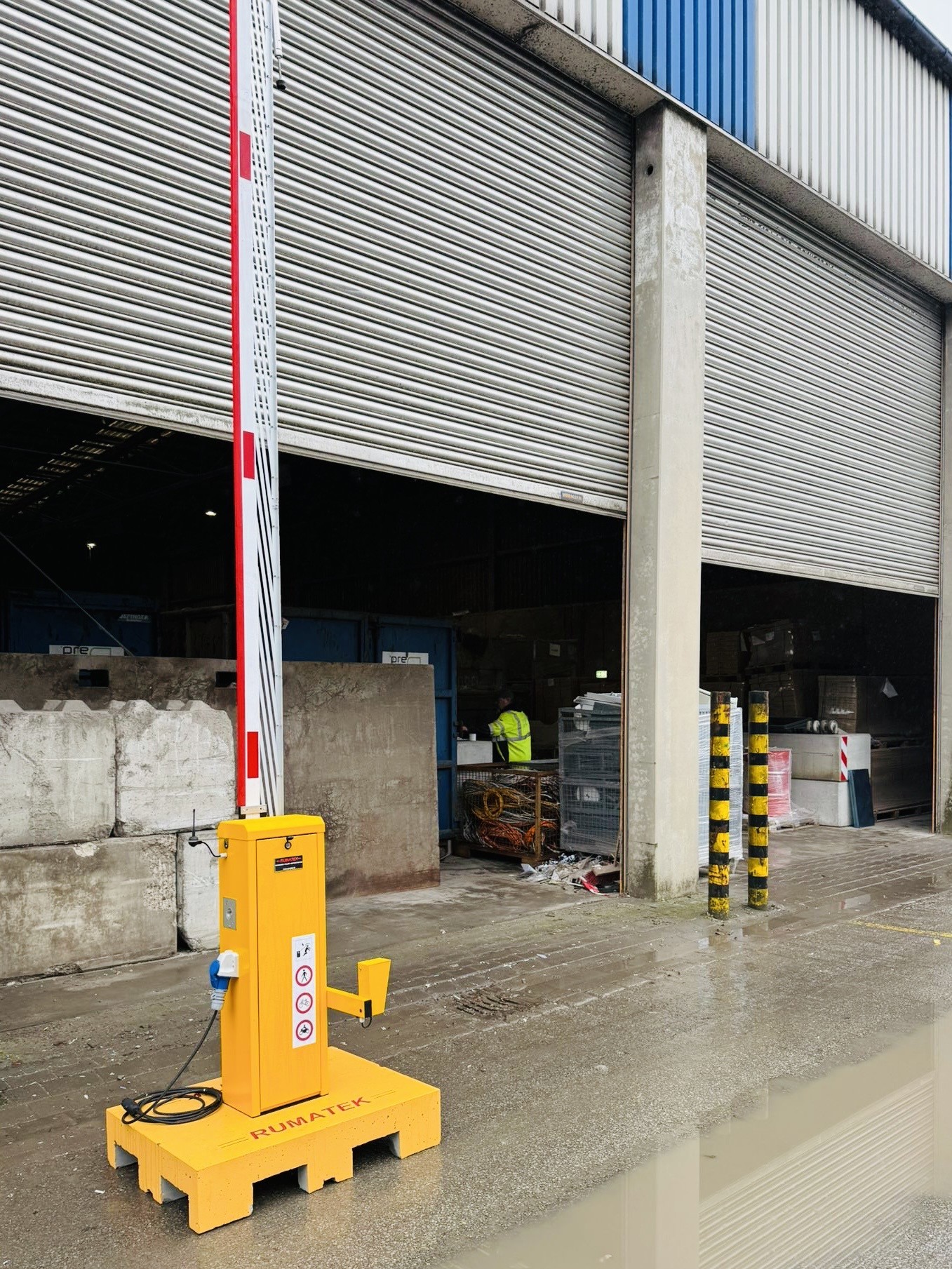 Mobile Schranke mit Unterkriechschutz in Gütersloh