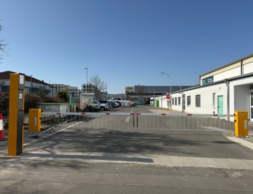 RUMATEK Doppelschrankenanlage mit Unterkriechschutz für Recyclinghof in Grünstadt